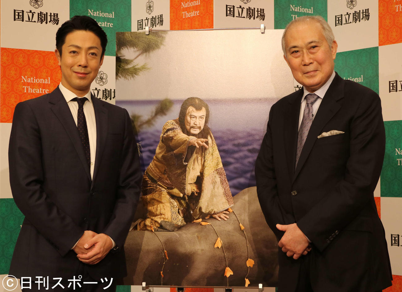 20年10月、国立劇場11月歌舞伎公演「平家女護島　俊寛」の取材会に出席した尾上菊之助（左）、中村吉右衛門さん（2020年10月23日撮影）