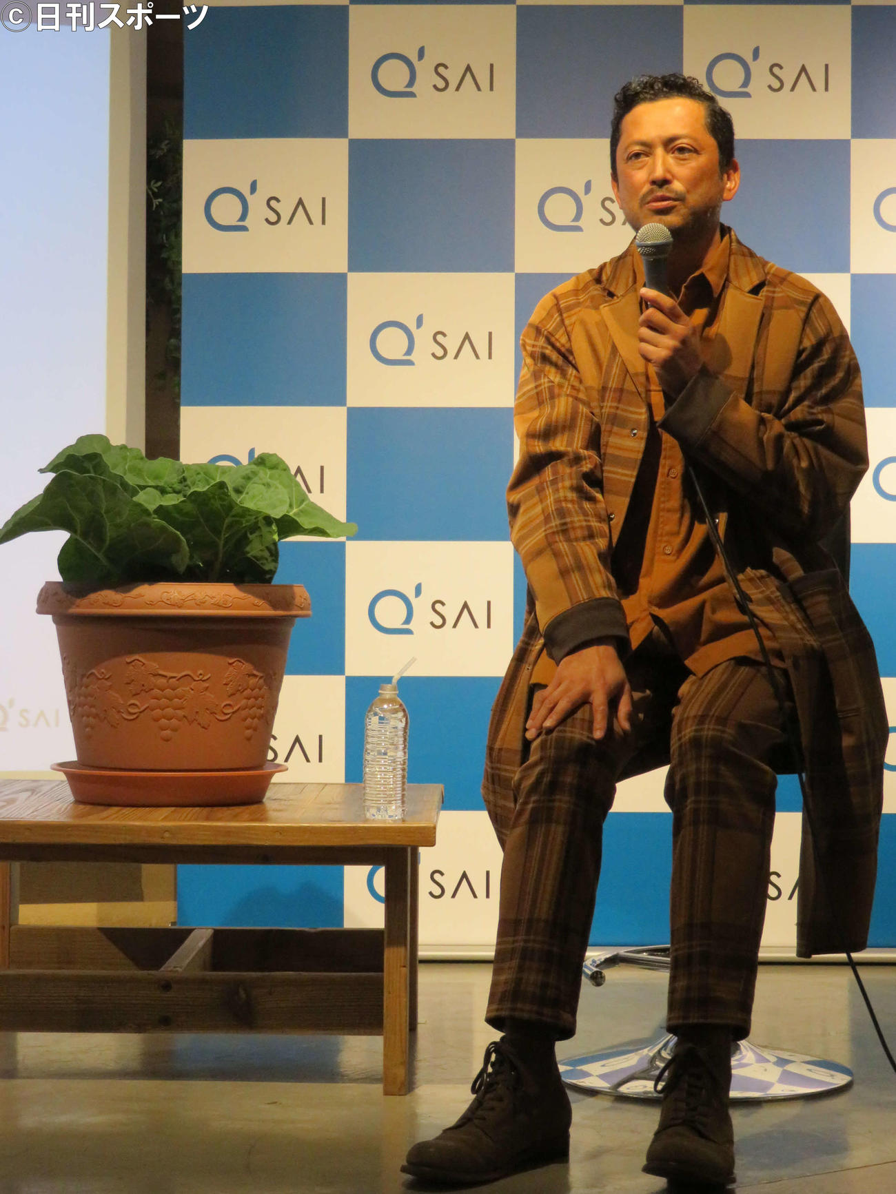 キューサイ「ケール青汁40周年記念事業発表会」で、スペシャルケールアンバサダーに就任した池内博之（撮影・村上幸将）