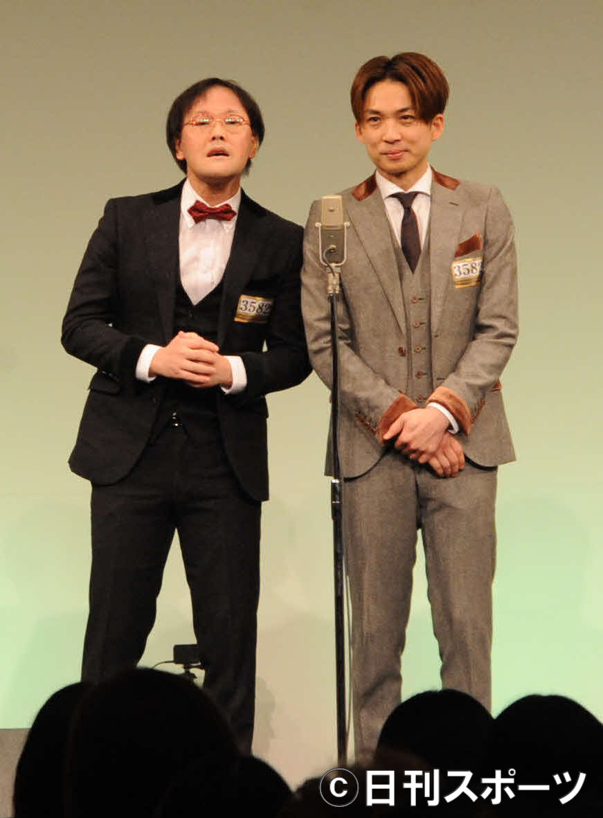 「M－1グランプリ2021」準決勝でネタを披露するアインシュタイン（撮影・松尾幸之介）