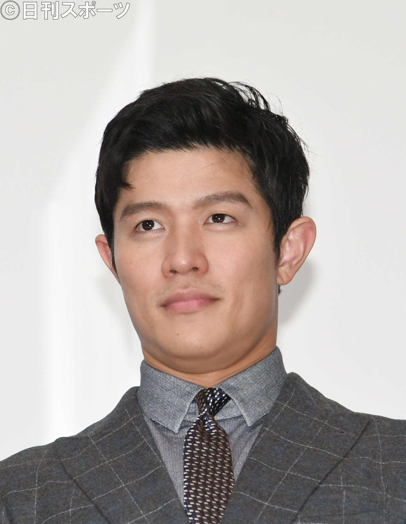 鈴木亮平 私は馬役です オール広島弁の来春舞台を告知 天海祐希とw主演 芸能 日刊スポーツ 鈴木亮平 私は馬役です オール広島弁の来春舞台を告知 天海祐希とw主演 芸能 日刊スポーツ