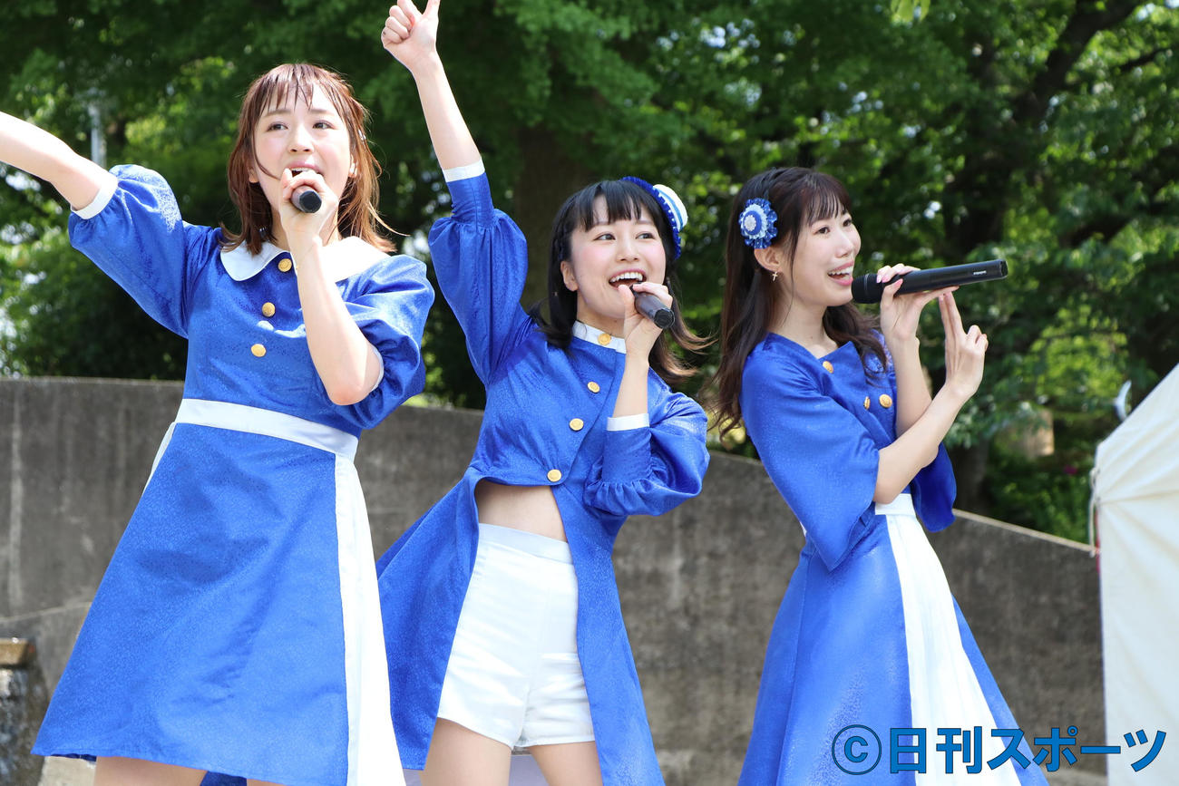 ヨコハマカワイイパークで歌ったnotall（2019年5月撮影）