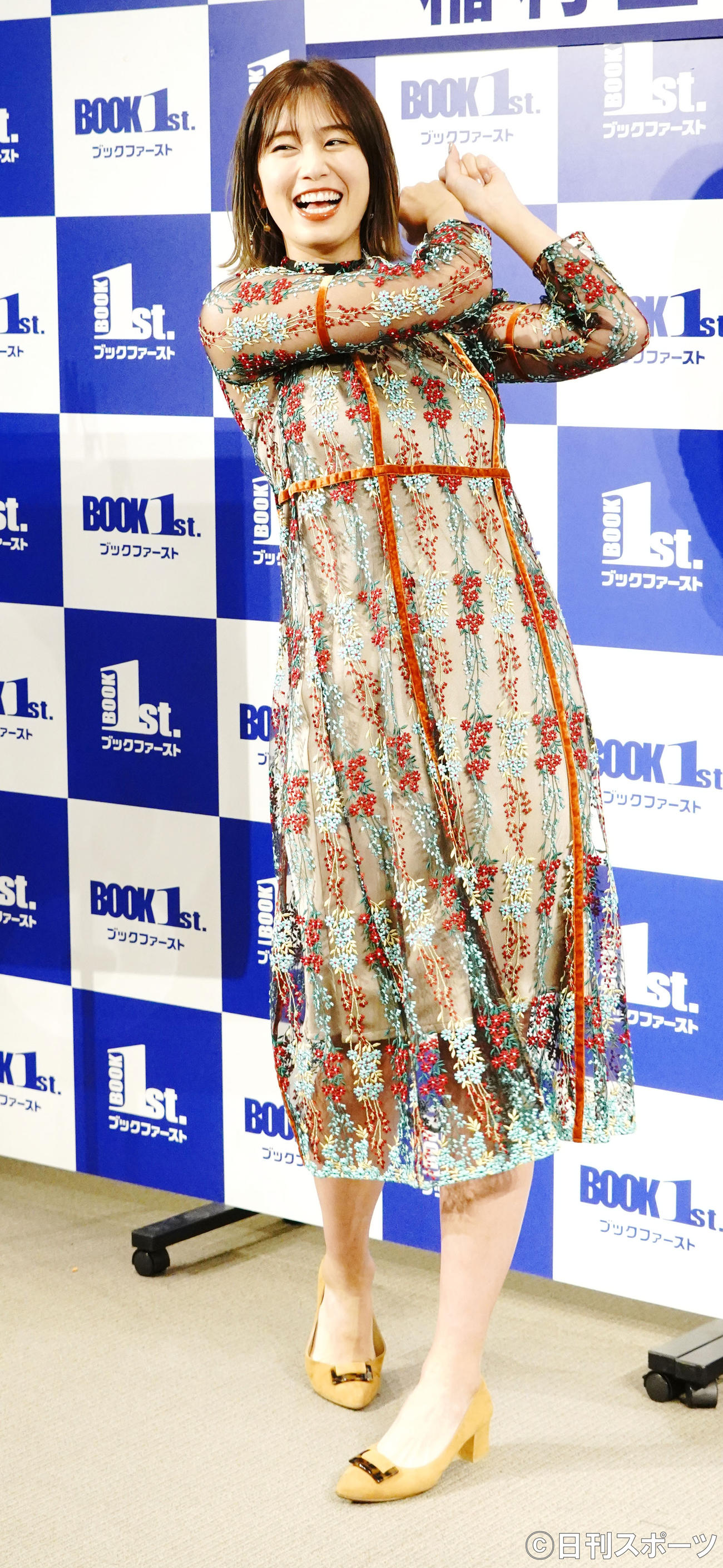 2022年カレンダー発売記念イベントを行った稲村亜美（撮影・佐藤成）