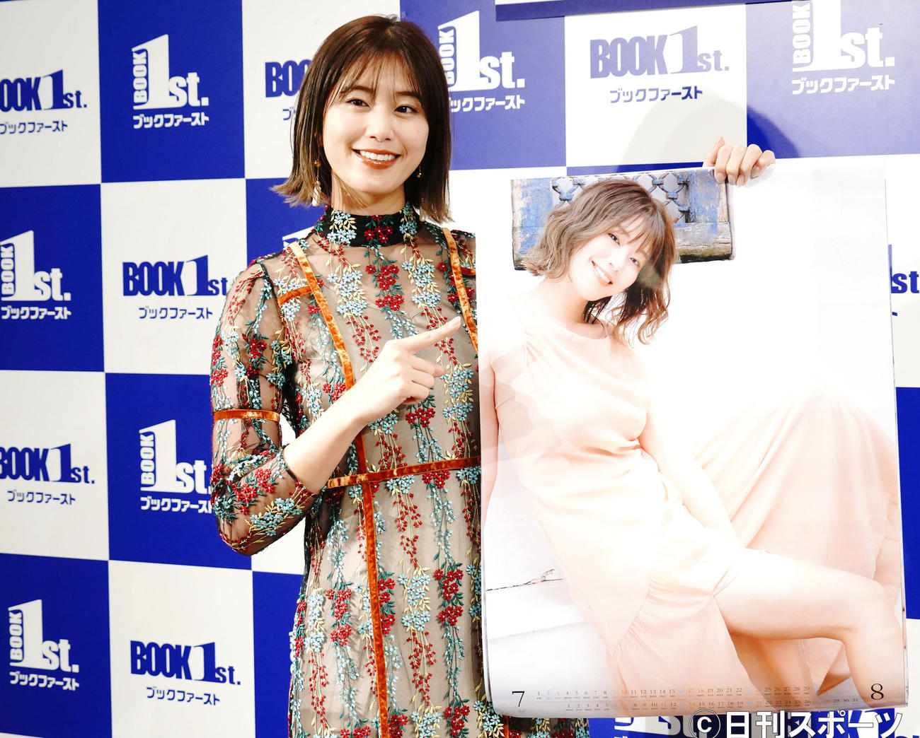 2022年カレンダー発売記念イベントを行った稲村亜美（撮影・佐藤成）