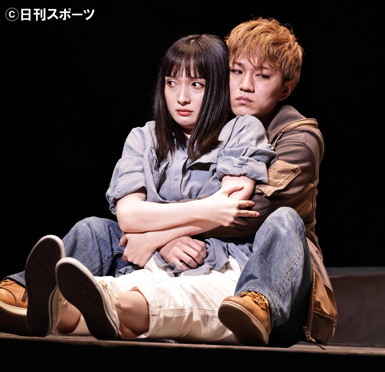 舞台「LUNGS」で熱演するジャニーズWESTの神山智洋（右）と奥村佳恵（撮影・中島郁夫）