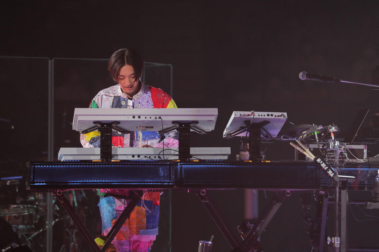 初の有観客ライブを行った、YOASOBIのAyase