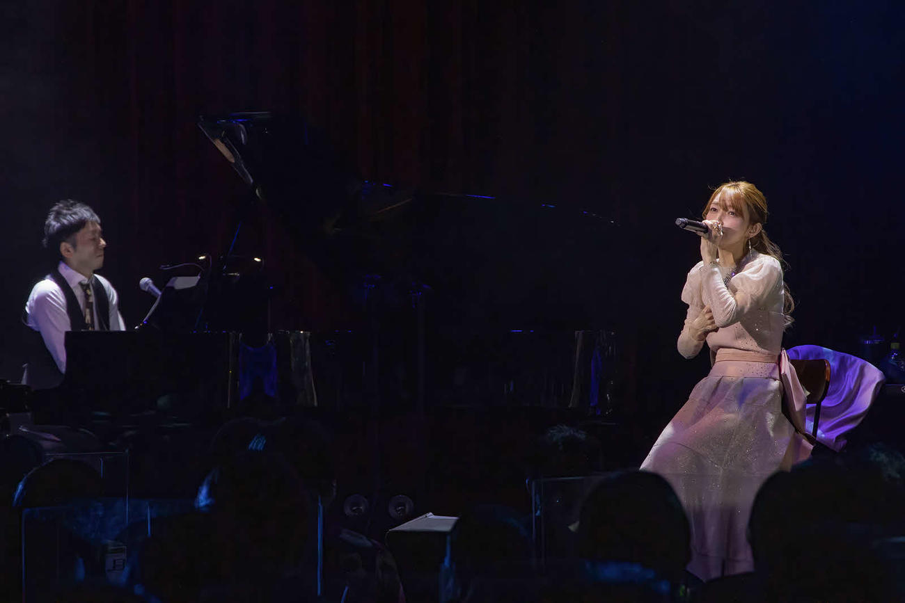 約10年ぶりの有観客ライブ「後藤真希　Billboard LIVE～Reply～」を行った後藤真希（右）
