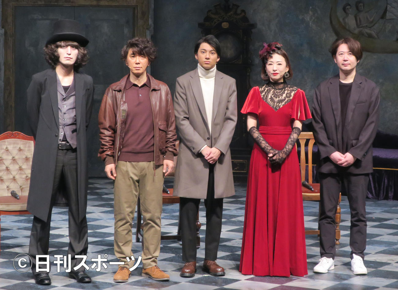 音楽劇「海王星」フォトコールに出席した、左から志磨遼平、ユースケ・サンタマリア、山田裕貴、松雪泰子、眞鍋卓嗣氏
