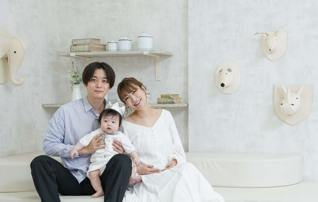 第2子妊娠を報告した桃さんがブログにアップした夫と長男との3ショット