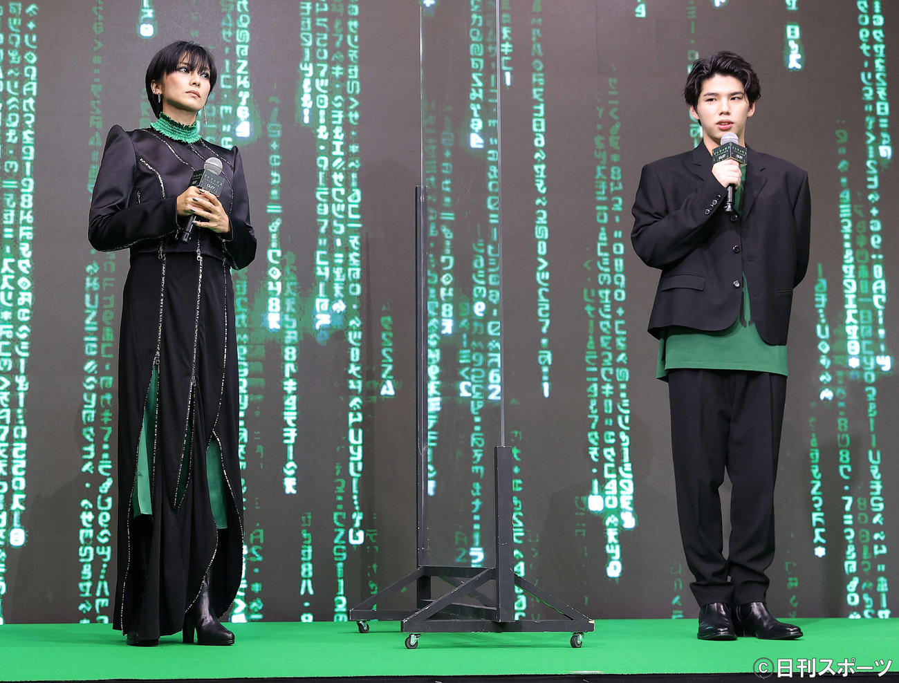マトリックスデイイベントに登場した柴咲コウ（左）とHiro（撮影・河野匠）