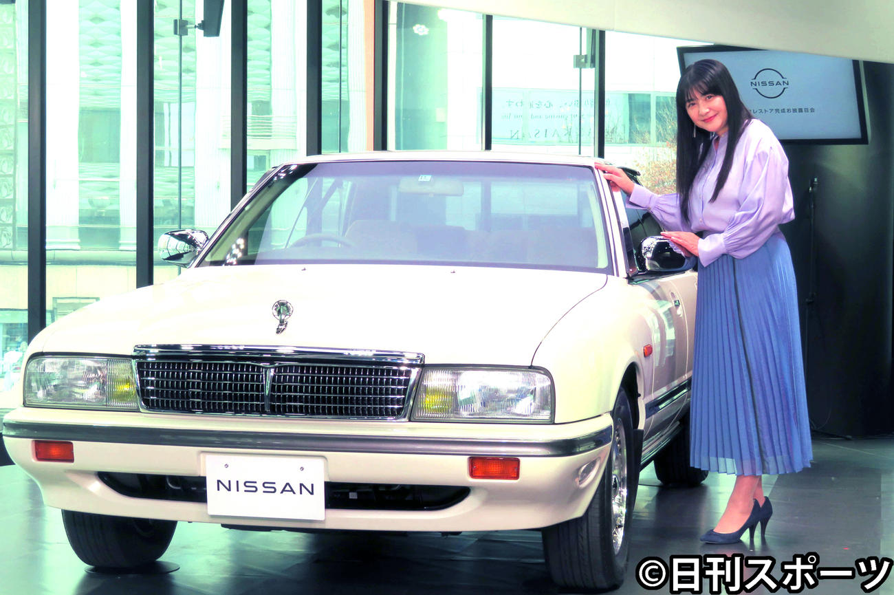 愛車「シーマ」のレストア後初のお披露目会に出席した伊藤かずえ（撮影・三須佳夏）