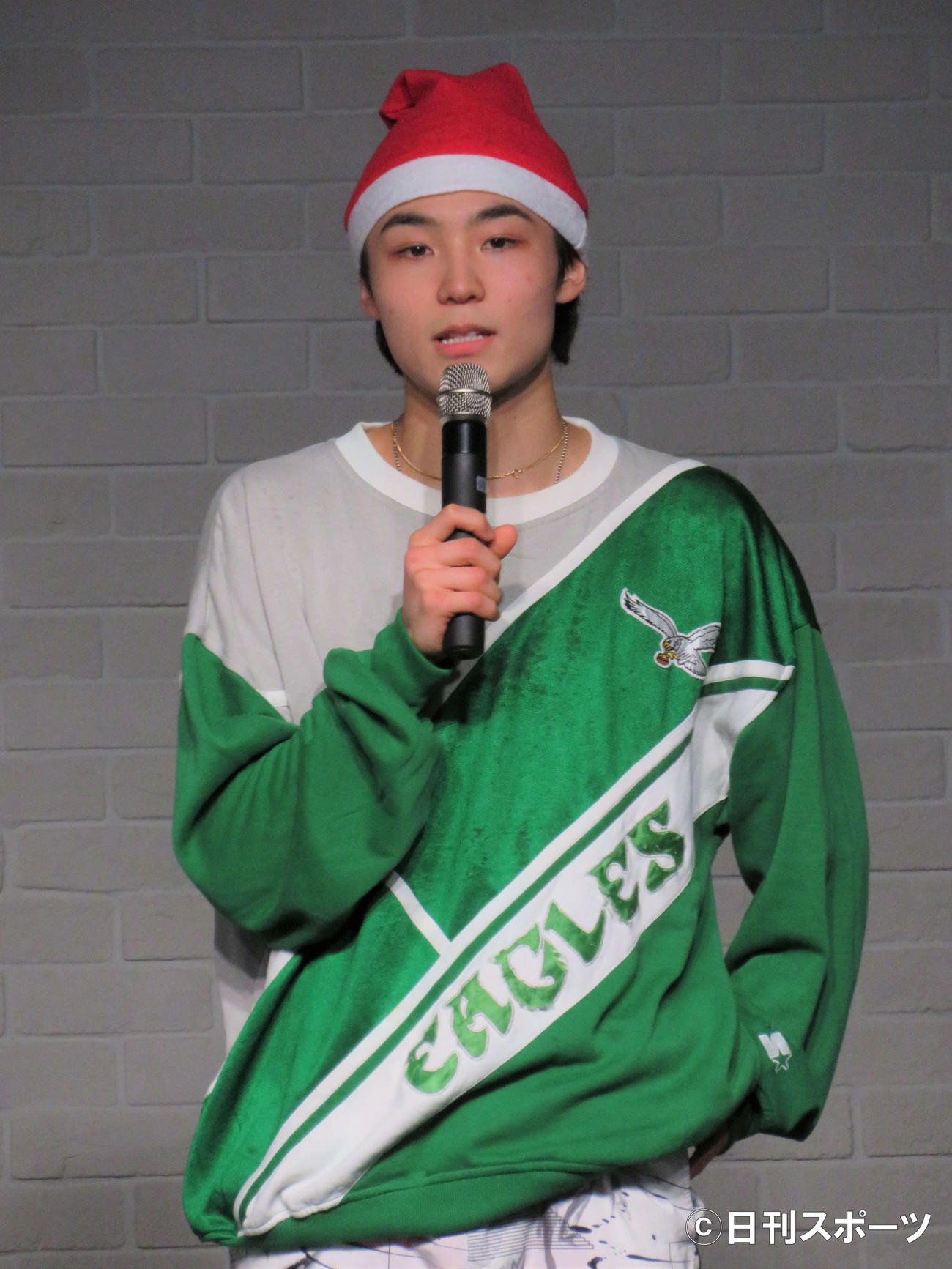 Xmas Special Liveを行ったWATWINGの八村倫太郎（撮影・三須佳夏）