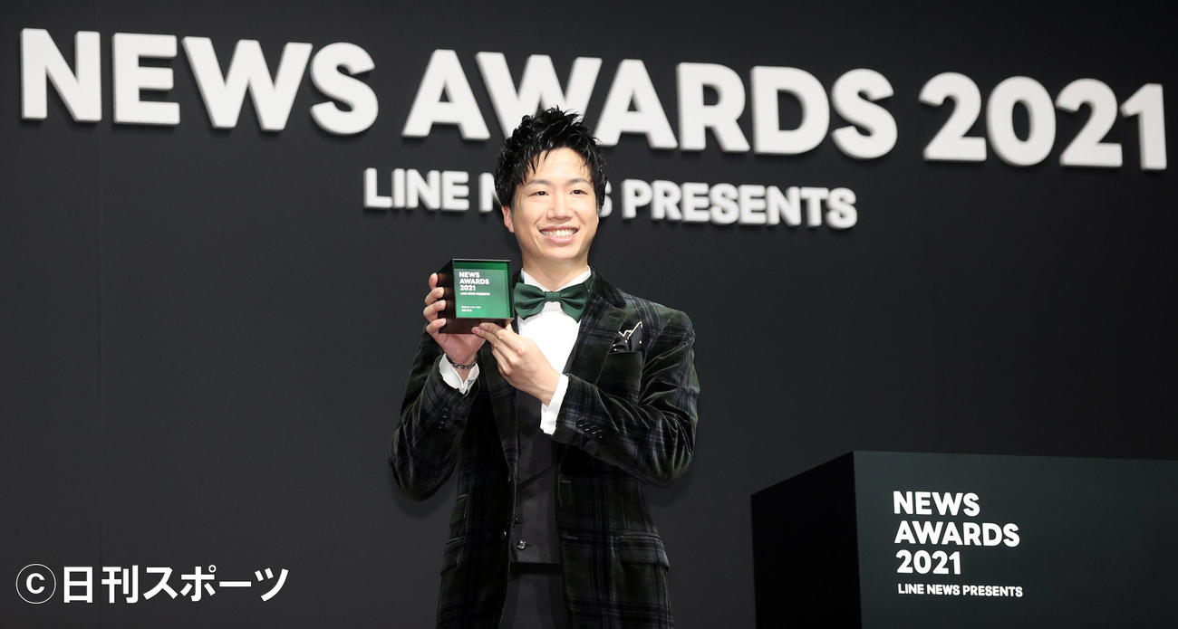 「LINE NEWS AWARDS2021」の話題の人賞のアスリート部門で伊藤美誠とのコンビで受賞した水谷隼（撮影・浅見桂子）