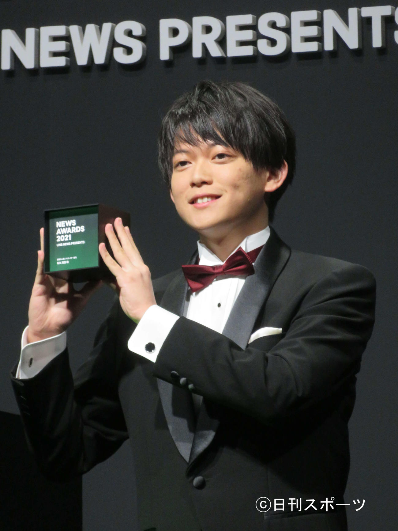 「LINE NEWS AWARDS 2021」で「クリエイター部門」を受賞した松丸亮吾（撮影・三須佳夏）