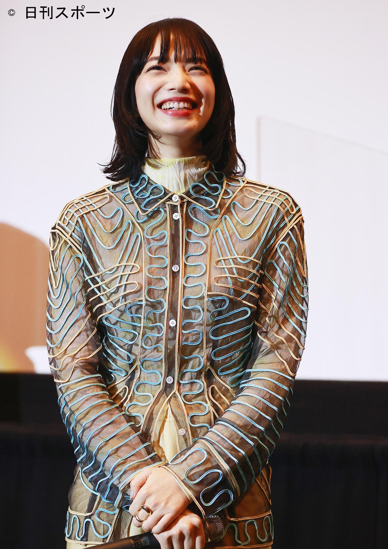 「恋する寄生虫」公開記念舞台あいさつを行った小松菜奈＝2021年11月13日