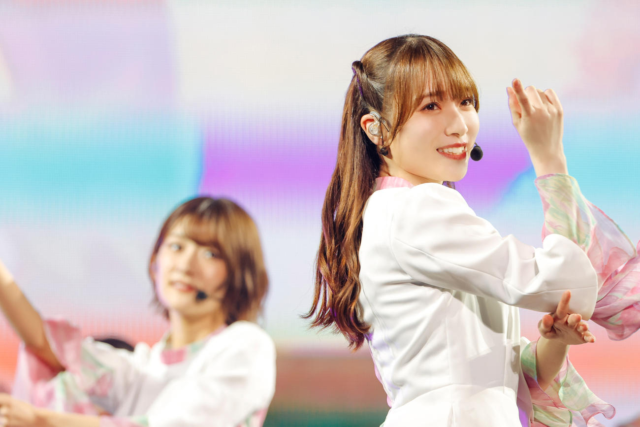 櫻坂46の「1st YEAR ANNIVERSARY LIVE」でパフォーマンスする守屋麗奈