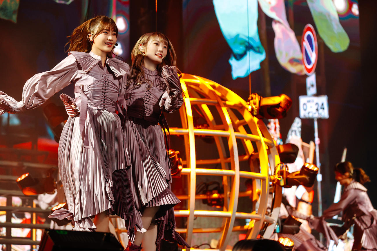 櫻坂46の「1st YEAR ANNIVERSARY LIVE」でパフォーマンスするメンバー