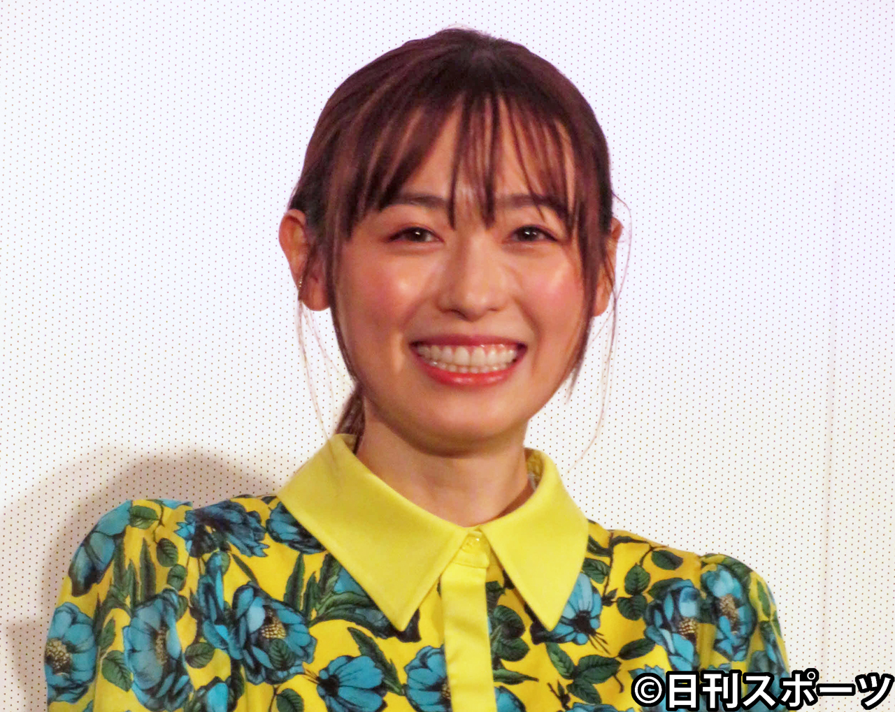 アニメ映画「フラ・フラダンス」公開記念舞台あいさつで笑みを浮かべる福原遥（撮影・村上幸将）