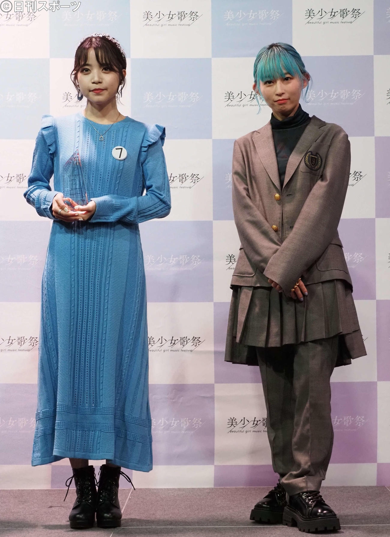 シンガー発掘オーディション「美少女歌祭2021」でグランプリに輝いたTechuさん（左）と、ゲスト審査員を務めたAwesome City ClubのPORIN（撮影・遠藤尚子）