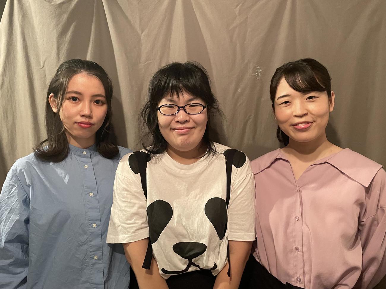 「女芸人NO．1決定戦THE W 2021」ファイナリストの女ガールズ。左からあいかガールズ、なつきガールズ、まちこガールズ