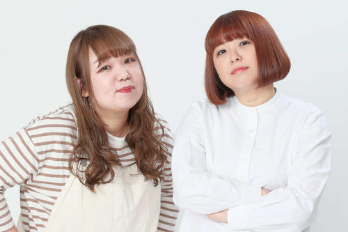 「女芸人NO．1決定戦THE W 2021」ファイナリストのTEAM BANANA。藤本友美（左）山田愛実
