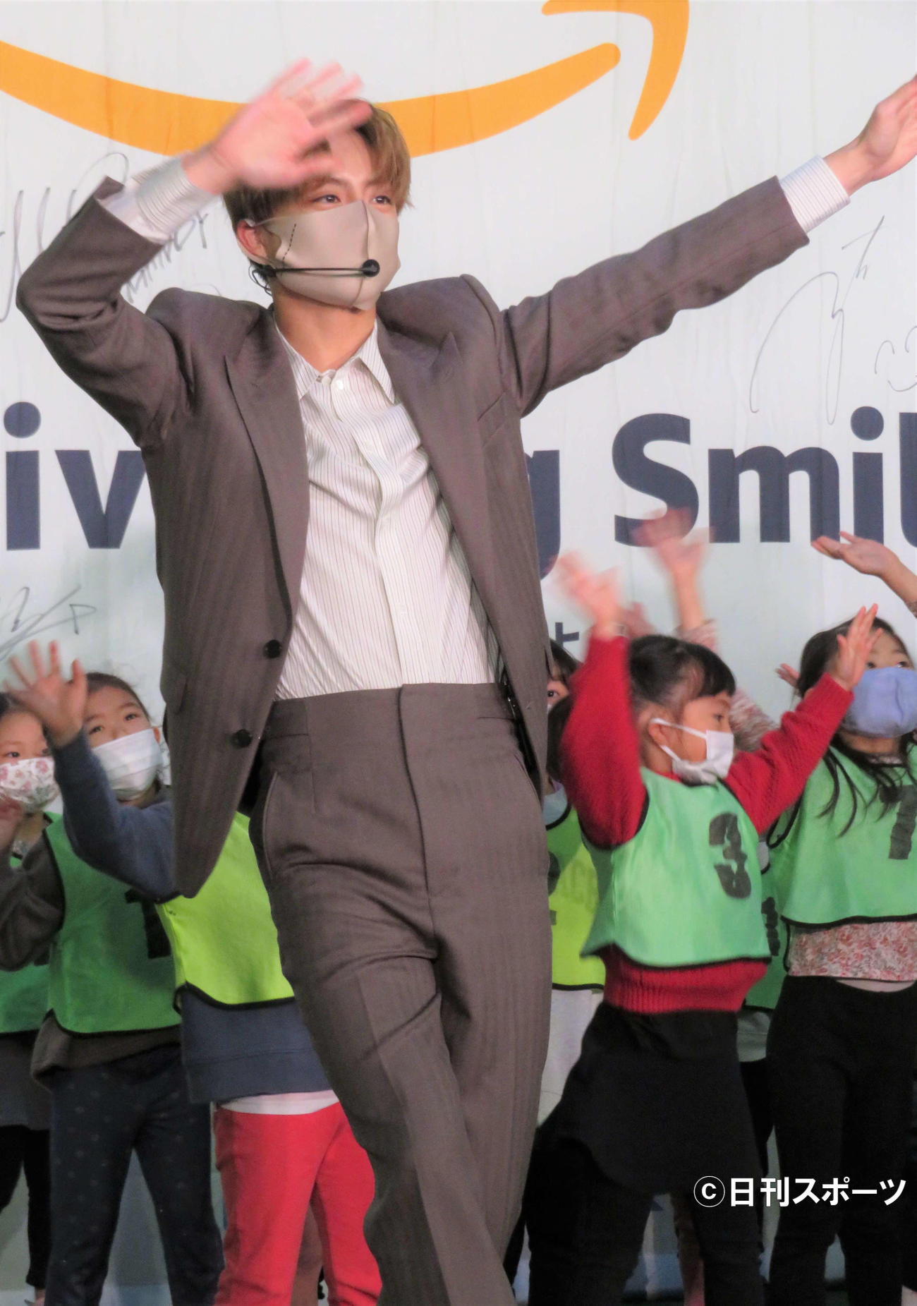 子どもたちに笑顔を届ける支援プロジェクト「Amazon Delivering Smiles」の記者発表会に出席した白濱亜嵐（撮影・三須佳夏）