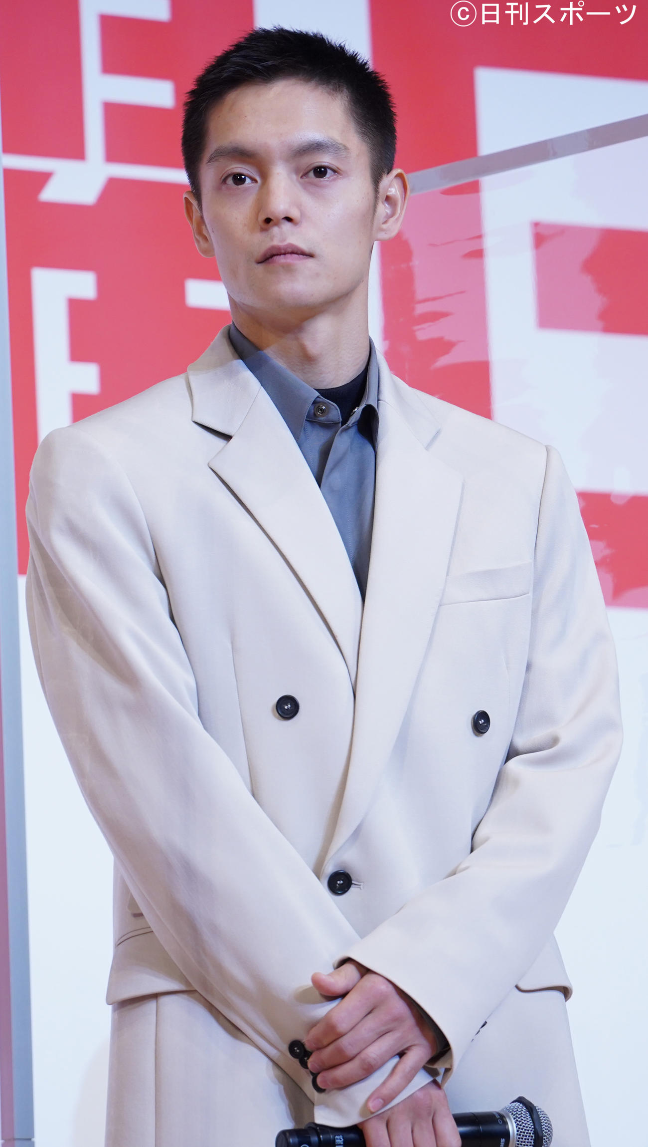 映画「決戦は日曜日」の完成披露試写会に登壇した窪田正孝（撮影・佐藤勝亮）