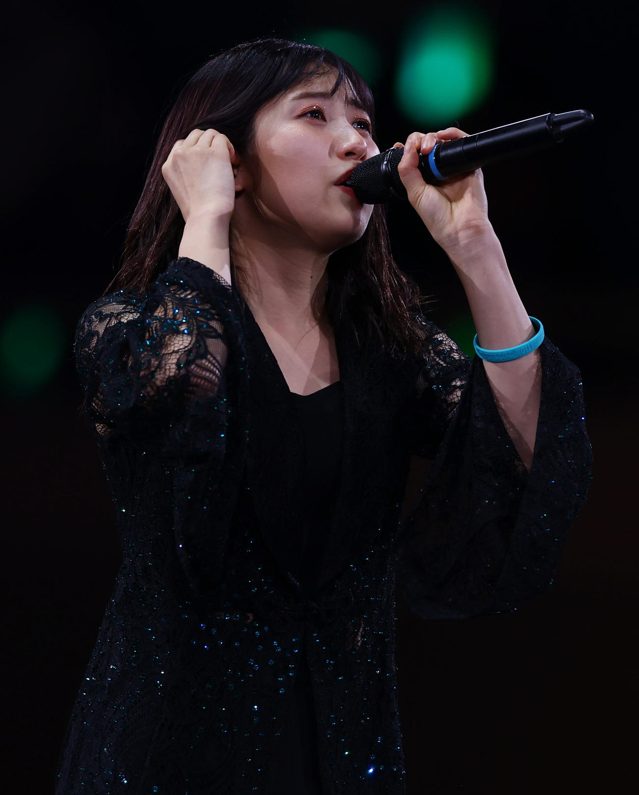 モーニング娘。’21コンサート「Teenage Solution～佐藤優樹　卒業スペシャル～」のアンコールで涙する佐藤優樹（撮影・垰建太）