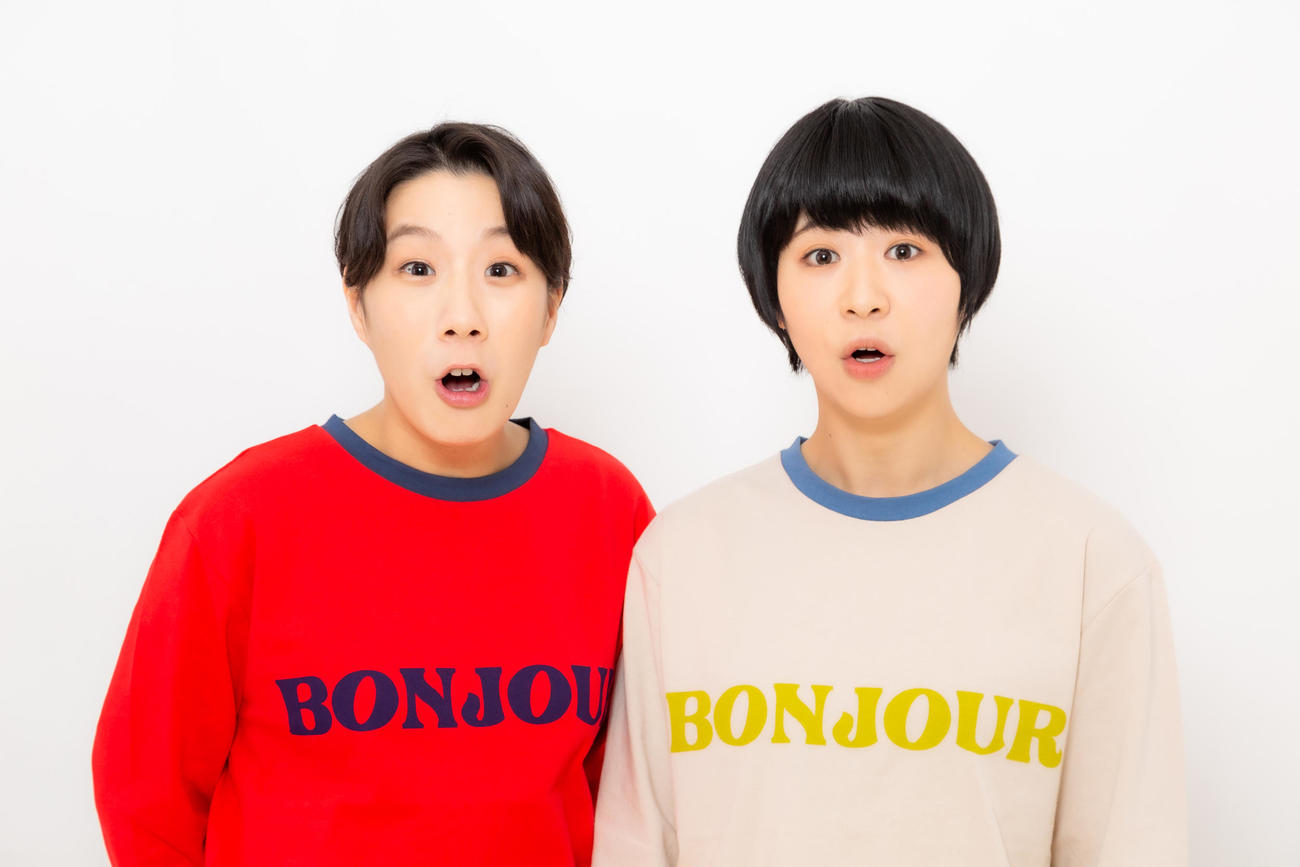 「女芸人NO．1決定戦THE W 2021」ファイナリストのAマッソ。村上（左）と加納