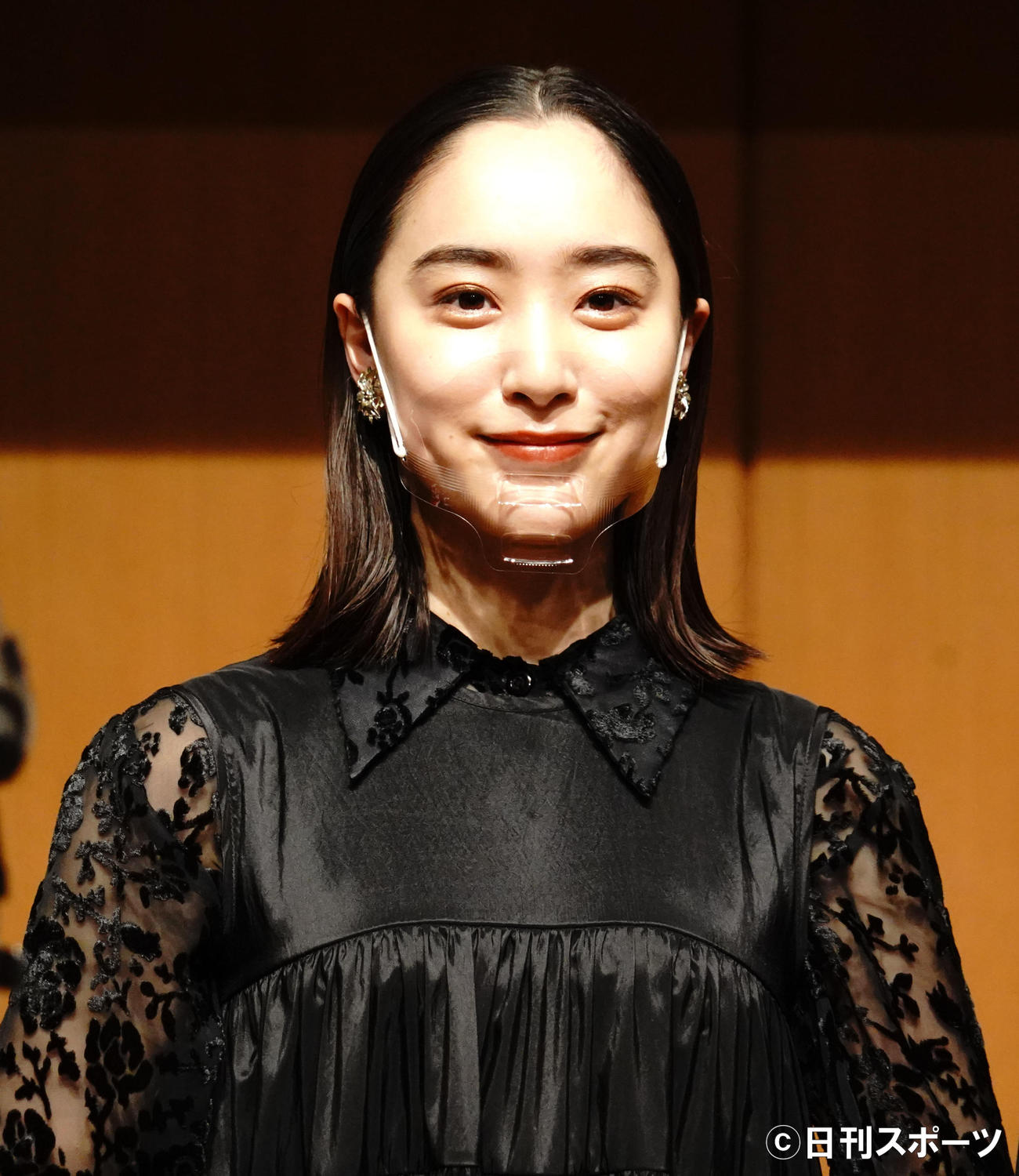 輝く！「日本バイクオブザイヤー2021」の表彰式にプレゼンターとして出席した吉田美佳子（撮影・佐藤成）