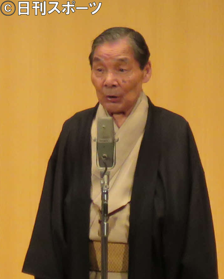 生活笑百科の司会を務めていた笑福亭仁鶴さん＝2018年9月