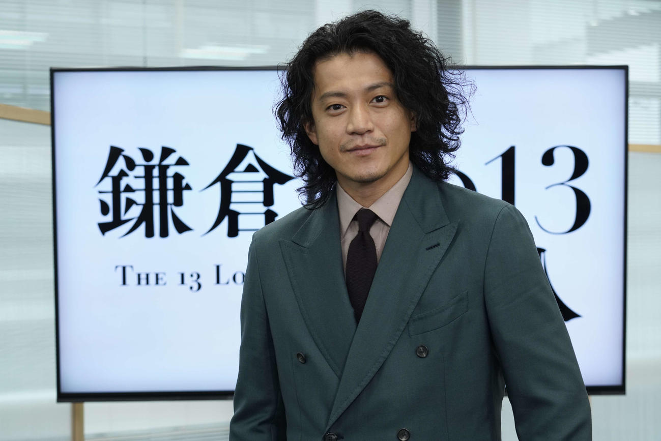 NHK大河ドラマ「鎌倉殿の13人」のオンライン出演者会見に出席した小栗旬（C）NHK