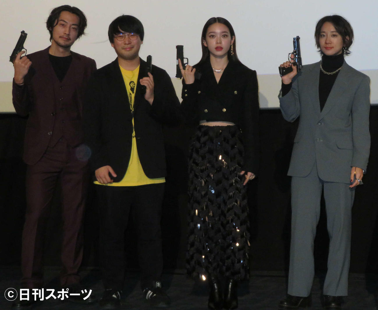 「TOHOシネマズ　ピックアップ・シネマ」第1回の舞台あいさつに登壇した、左から福士誠治、阪元裕吾監督、高石あかり、伊澤彩織（撮影・村上幸将）