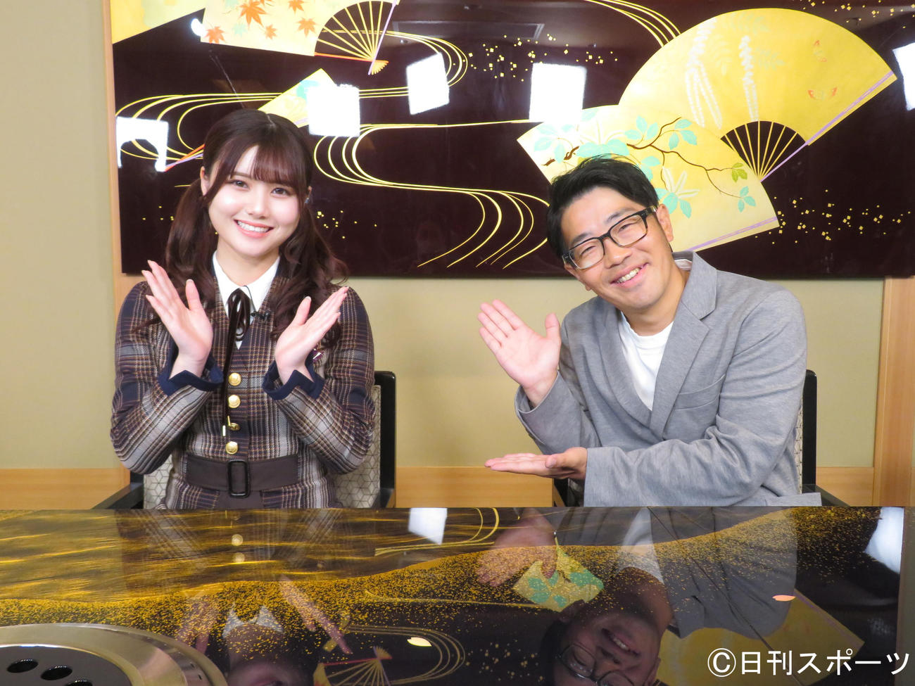 「乃木坂お試し中」の新MCに就任した伊藤理々杏（左）。右は鈴木拓（撮影・横山慧）