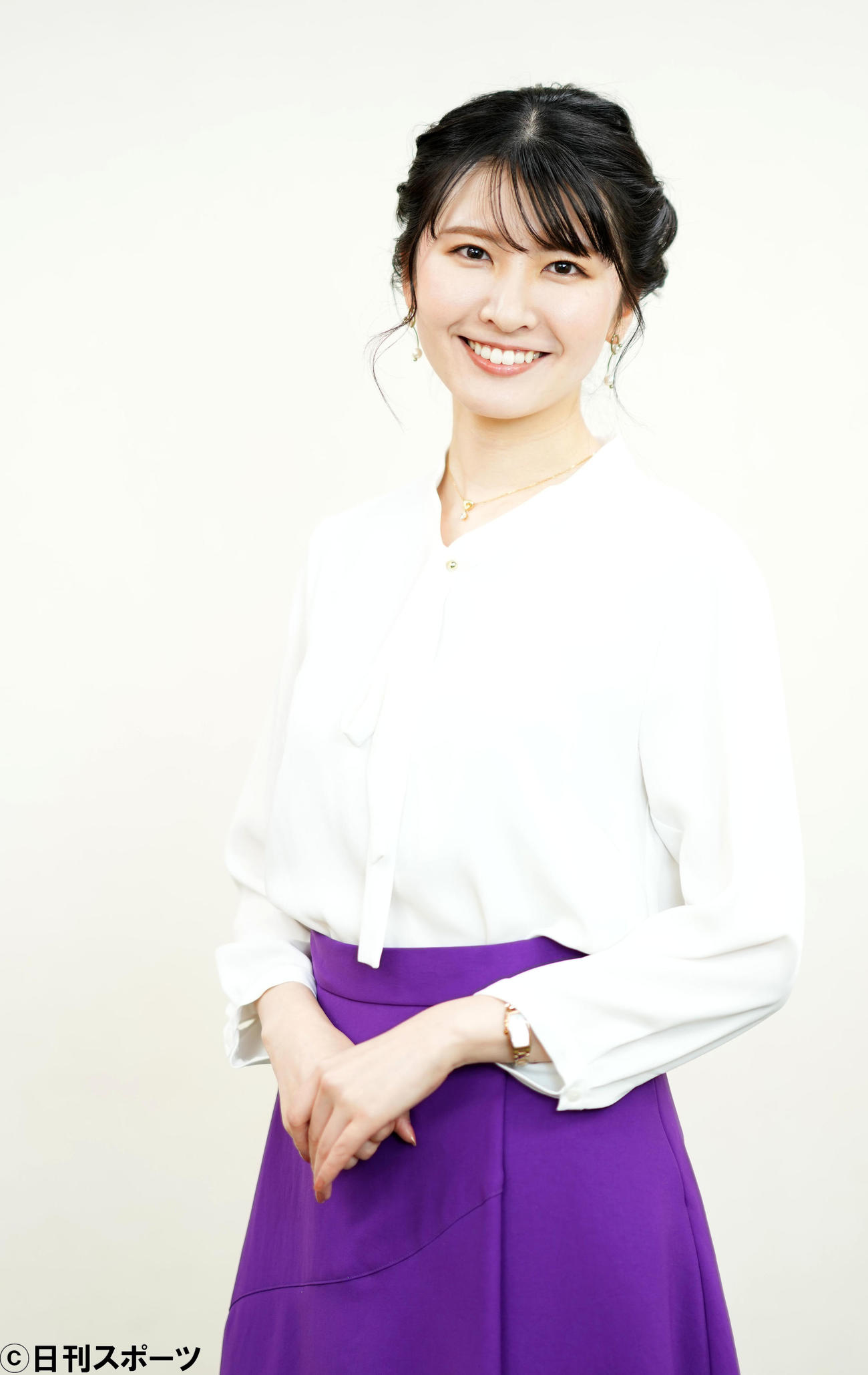 笑顔を見せる駒木結衣（撮影・横山健太）