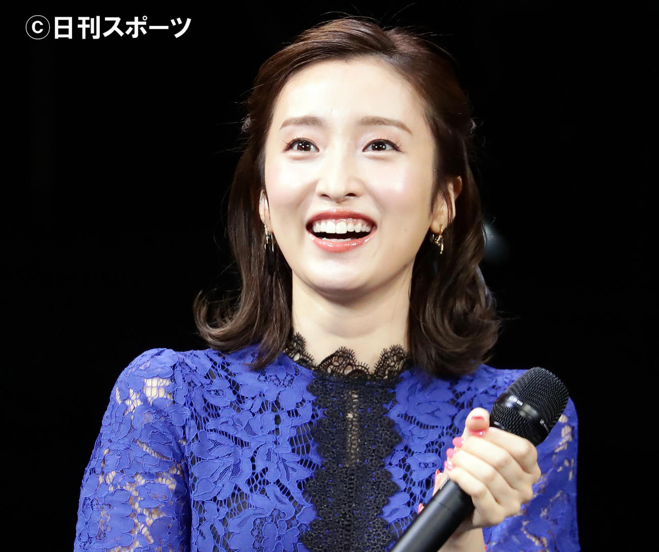梅田彩佳（21年2月撮影）