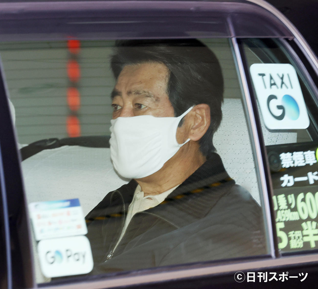 「朝だ！　生です旅サラダ」に出演しタクシーで引き揚げる神田正輝（撮影・加藤哉）
