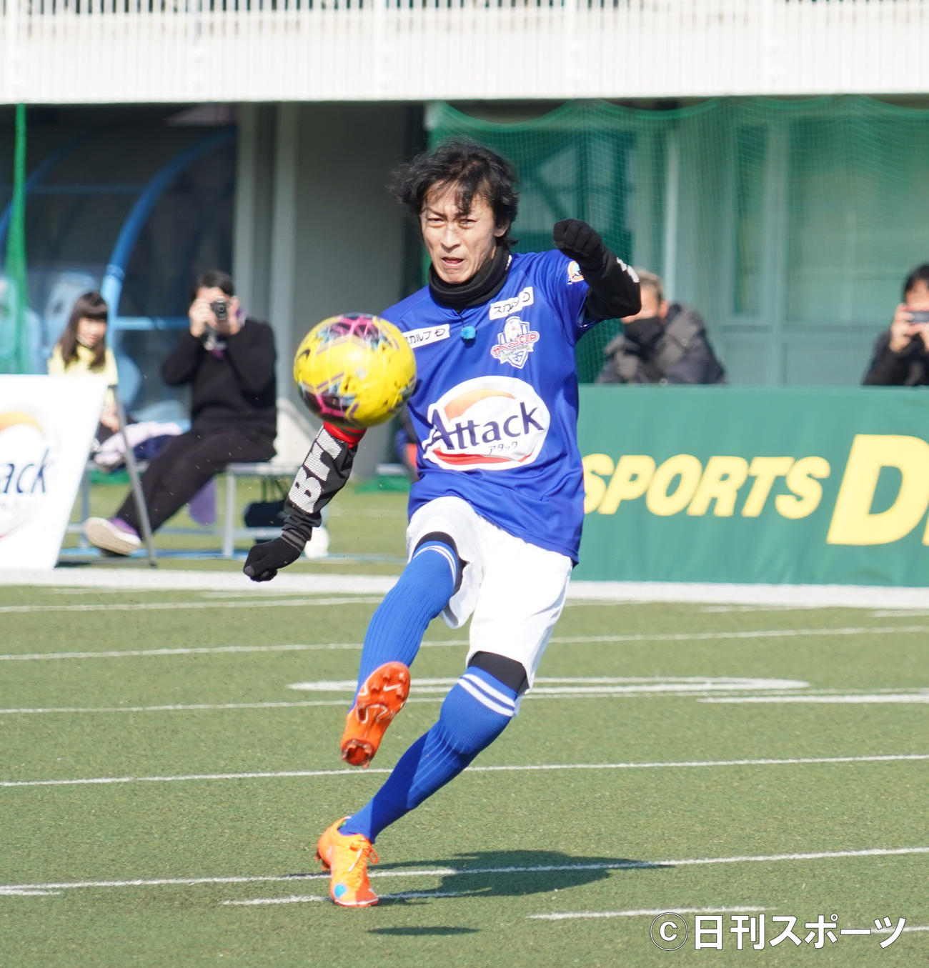 サッカー教室「やべっちCUP　トレーニングver」を開催した矢部浩之（撮影・佐藤成）