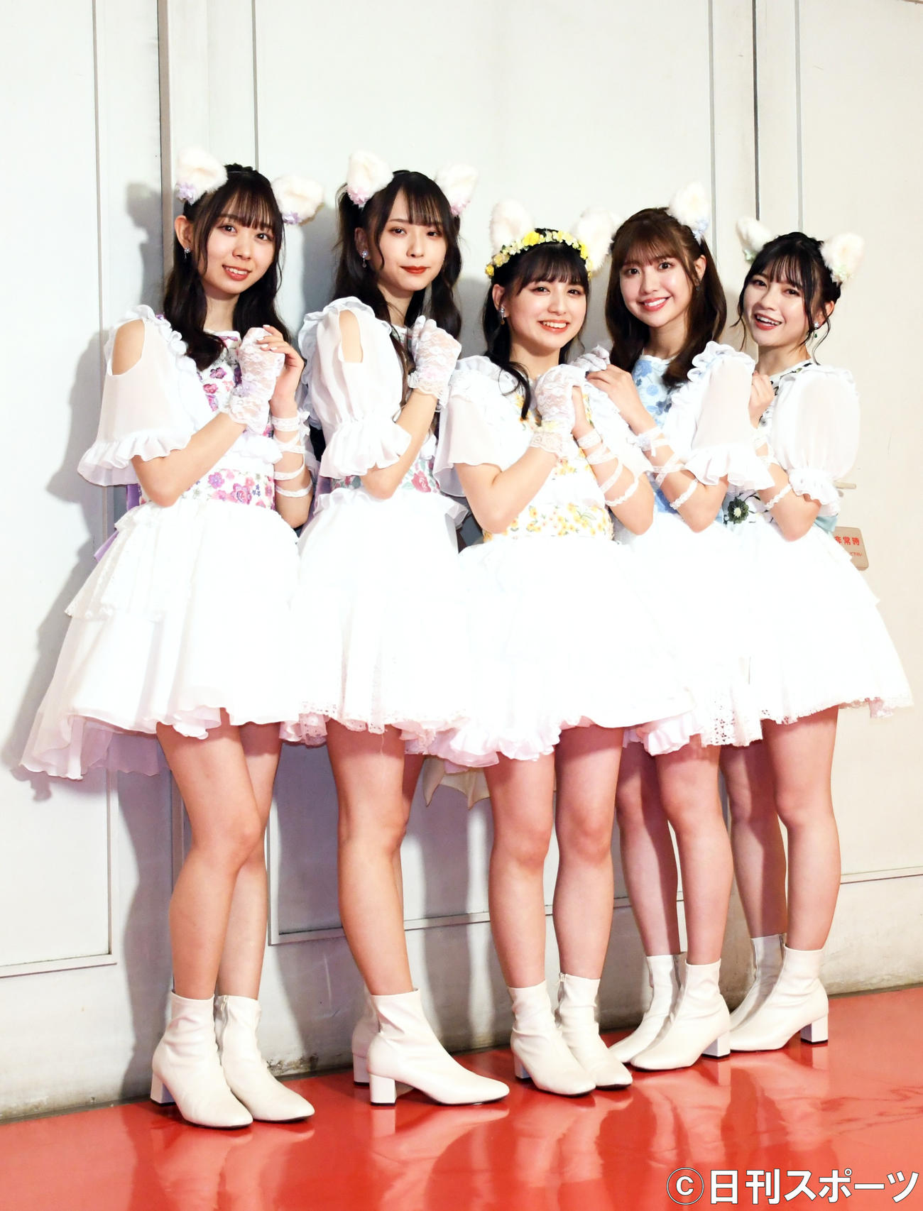 卒業ライブを行ったわーすた坂元葉月（中央）。左から松田美里、三品瑠香、1人おいて小玉梨々華、廣川奈々聖（撮影・大友陽平）