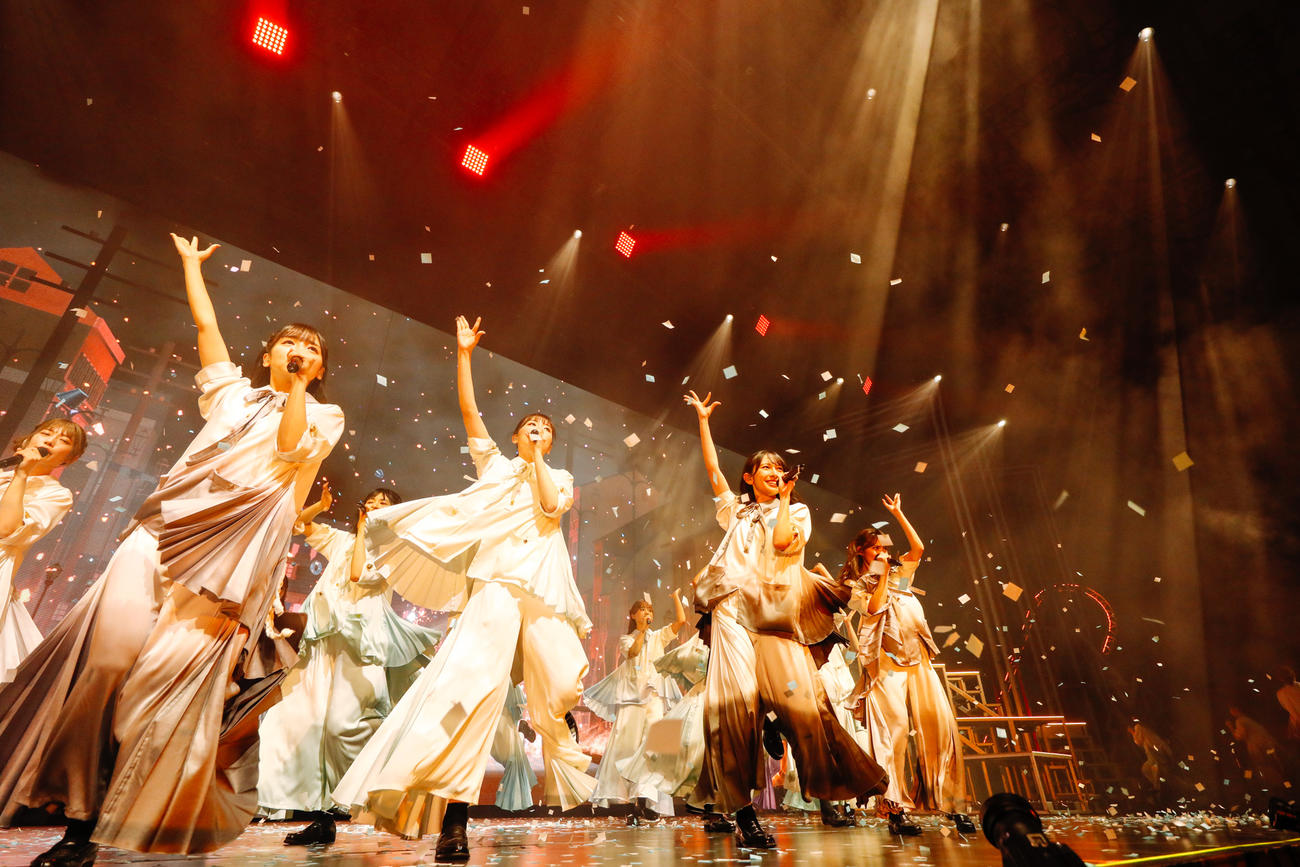 クリスマスライブ「ひなくり2021」を開催した日向坂46