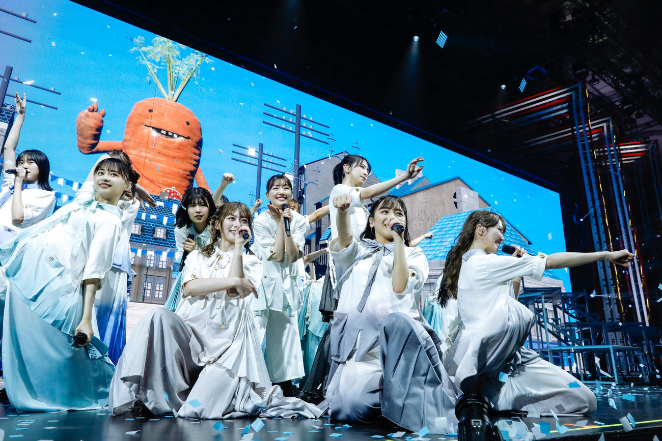 クリスマスライブ「ひなくり2021」を開催した日向坂46
