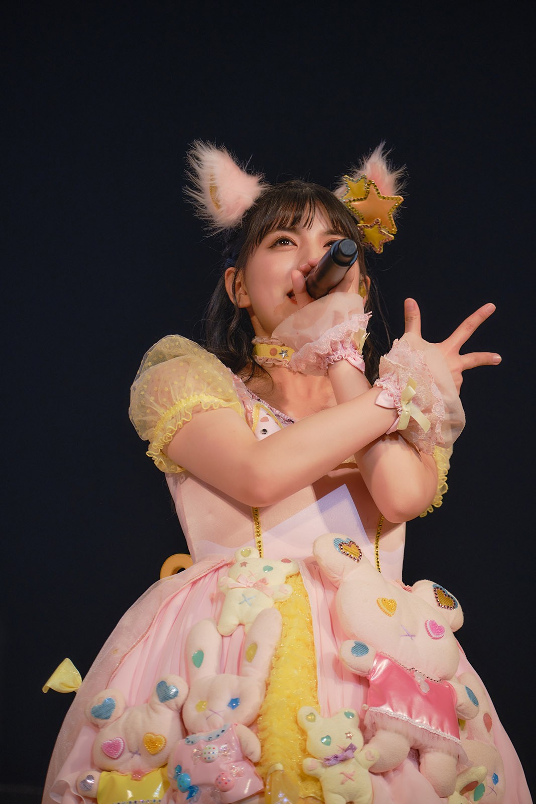 卒業ライブを行ったわーすた坂元葉月（中央）