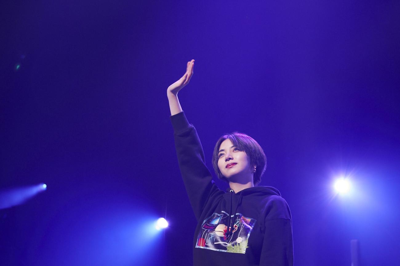 初の単独ライブを行ったELAIZA