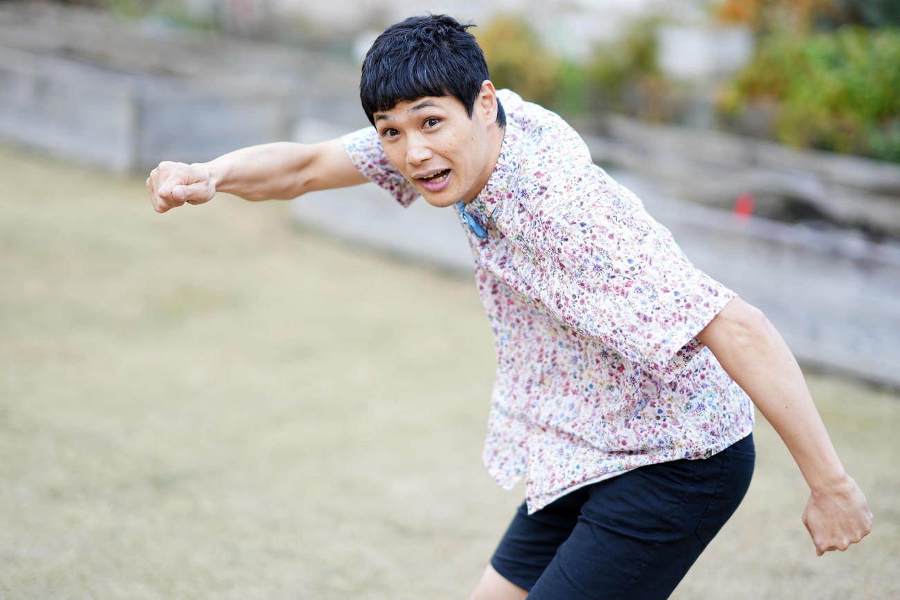 インタビュー　「自分のスタイルを貫く」と力強く語ったもう中学生さん、おどけた表情の奥には男としてのかっこよさが詰まっていました。＝2021年12月13日