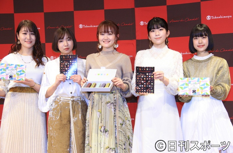 Little Glee Monsterの、左からかれん、MAYU、芹奈、manaka、アサヒ（2019年1月15日撮影）