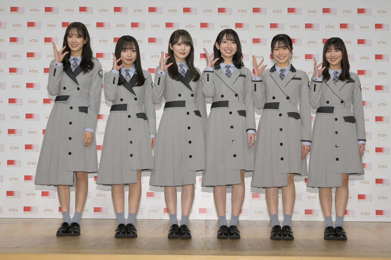 リハーサルを行った日向坂46（C）NHK