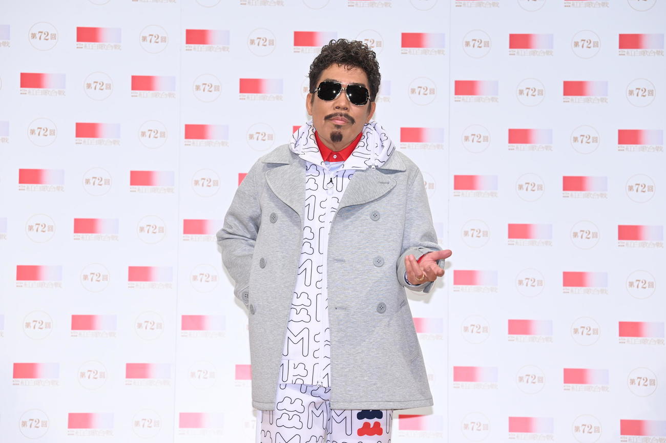 リハーサルを行った鈴木雅之（C）NHK