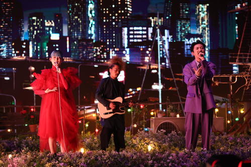 熱唱するAwesome City Club（C）NHK