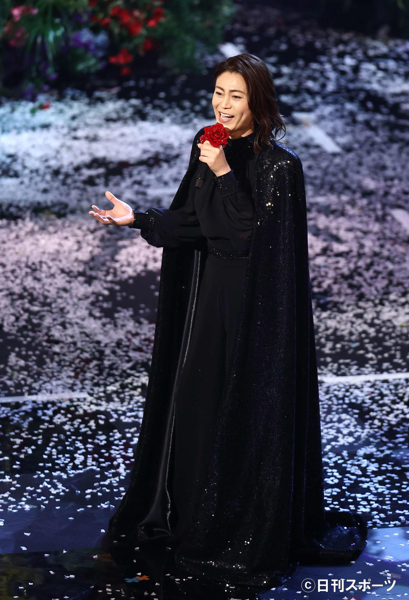 「歌は我が命」を披露する氷川きよし（撮影・河田真司）