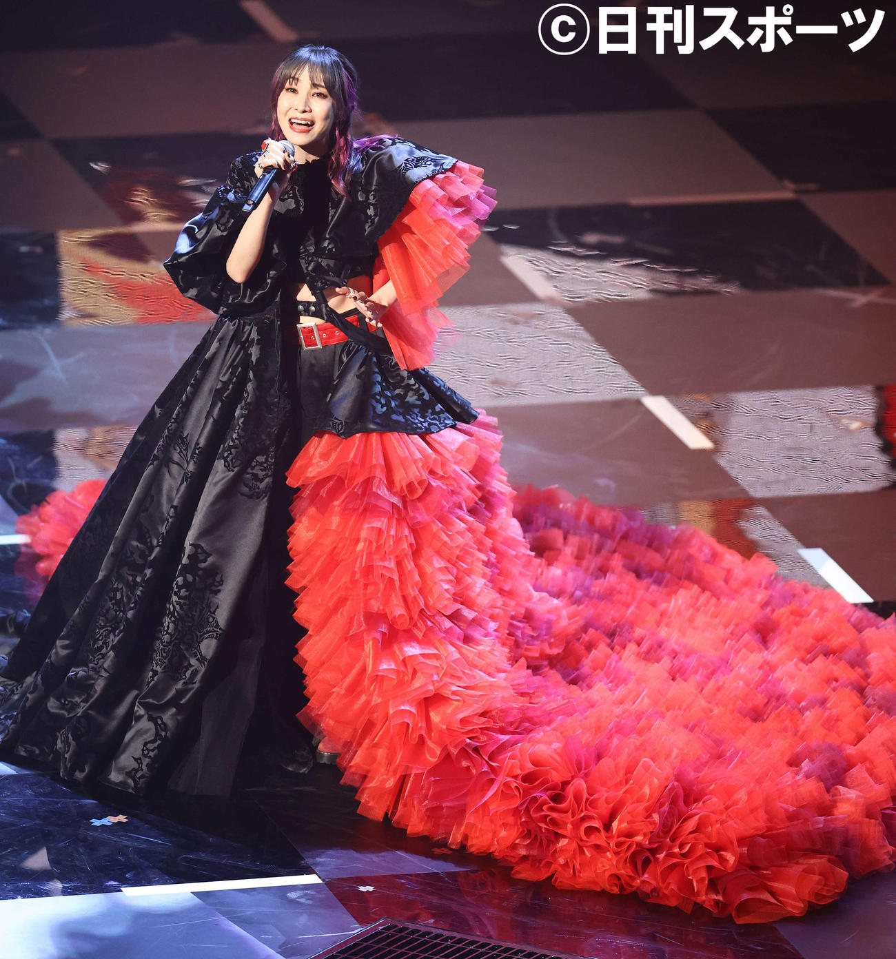 「炎」を披露するLiSA（撮影・河田真司）