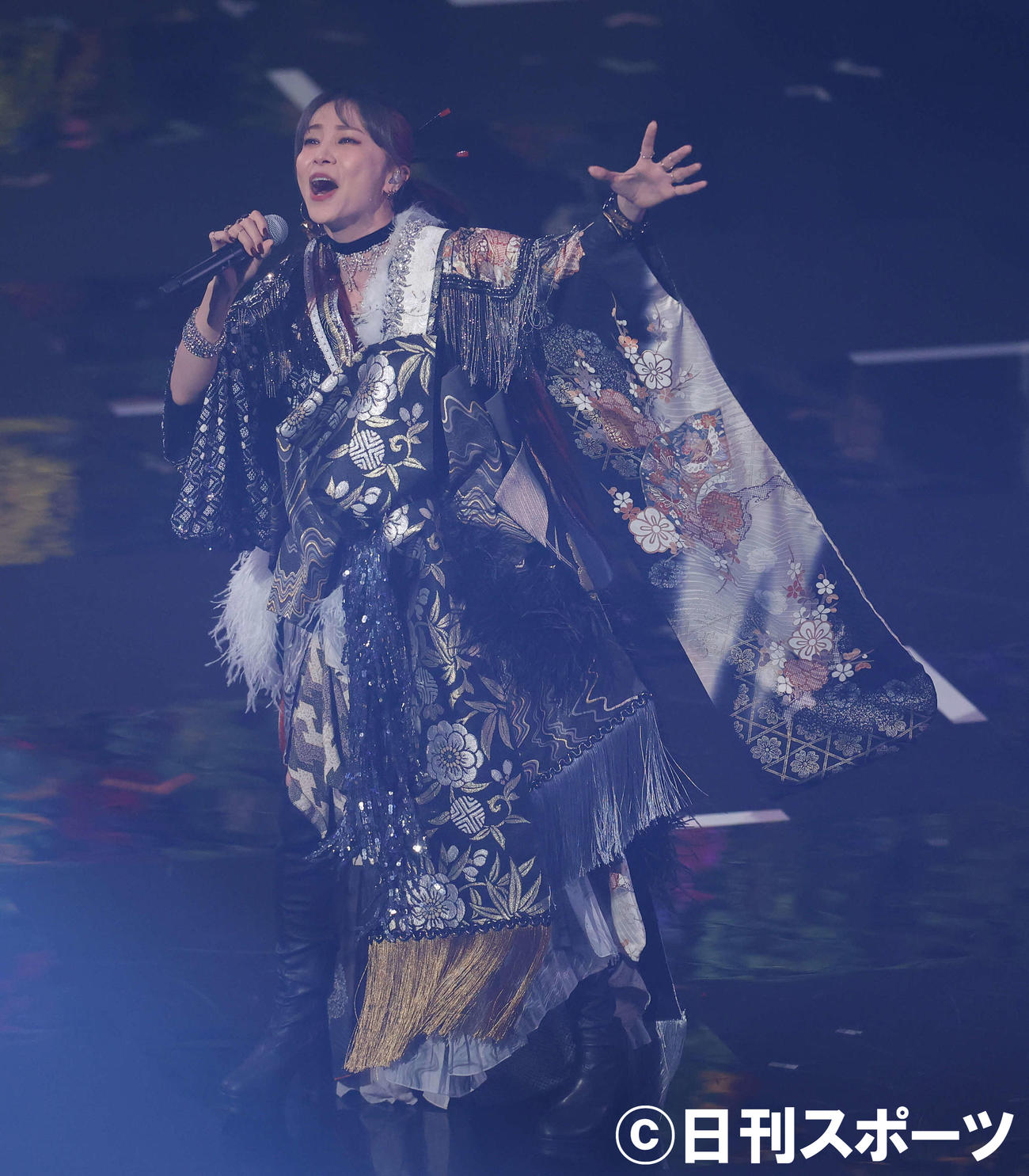 「明け星」を熱唱するLiSA（撮影・河田真司）